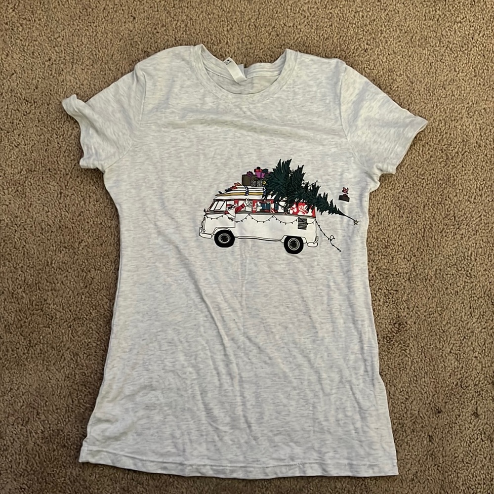 Volkswagon women’s Christmas shirt medium